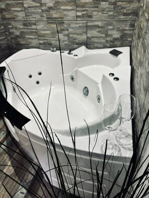 Premium bedding, down comforters, Select Comfort beds - Matriosca suites (Rome)