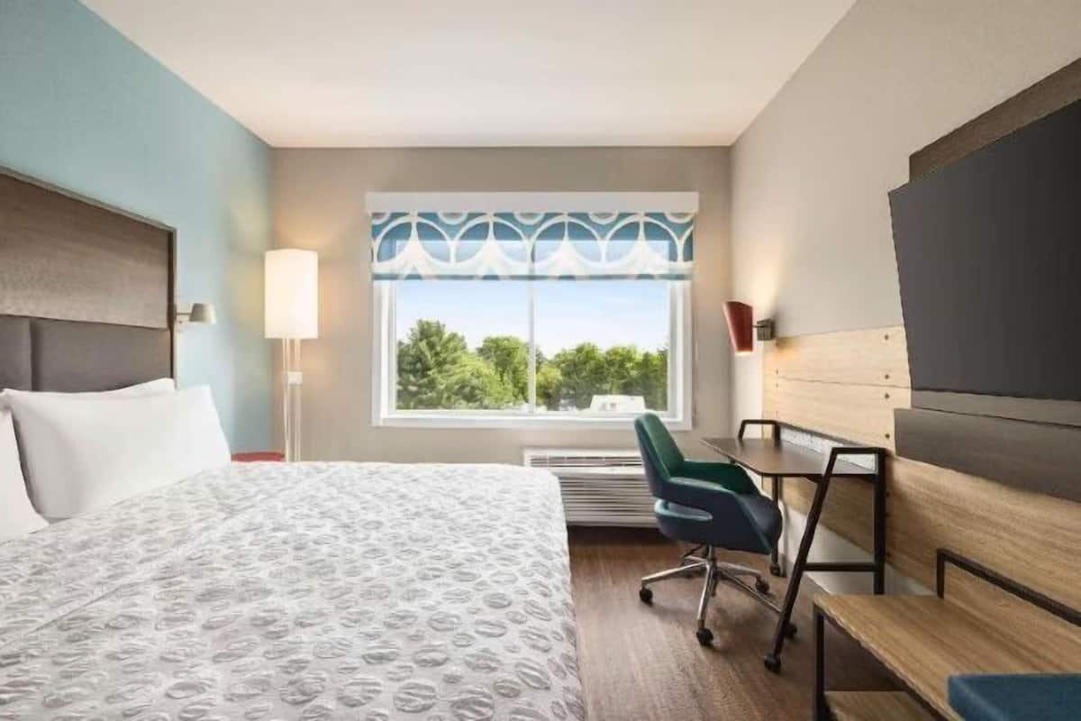 Blackout drapes, iron/ironing board, travel crib, free WiFi