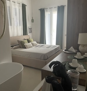 Deluxe Suite, 1 Bedroom, Non Smoking, Sea View - B&B Villa Alma (San Costanzo)