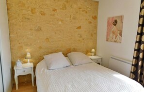 3 Schlafzimmer, Reisekinderbett, kostenloses WLAN, Bettwäsche