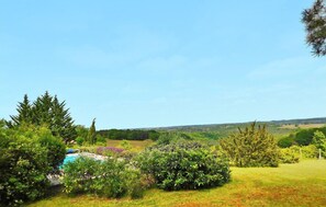 Property grounds - Amazing home in Plazac (Plazac)