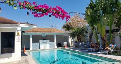 Fully furnished unit in Nassau, The Bahamas 15 mins walk from Arawak Cay.