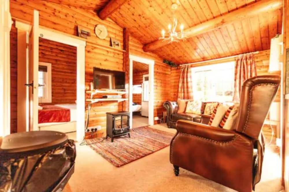 Cozy Mountain 2 Bed Log Cabin - Ynys