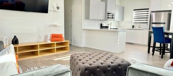 Brand New Apt! Close to the Mall