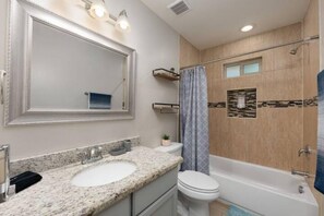 Bathroom - The Oaks. Spacious 3Br/2Ba.Gated/Parking (Edinburg)