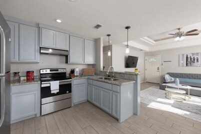 The Oaks. Spacious 3Br/2Ba.Gated/Parking