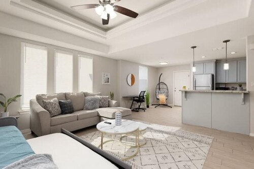 The Oaks. Spacious 3Br/2Ba.Gated/Parking