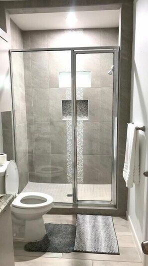 Bathroom - New: Gated Lux Modern, 2BR/2BA. Wi-Fi, FreeParking (Edinburg)