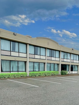 Residence & Conference Centre - Sarnia