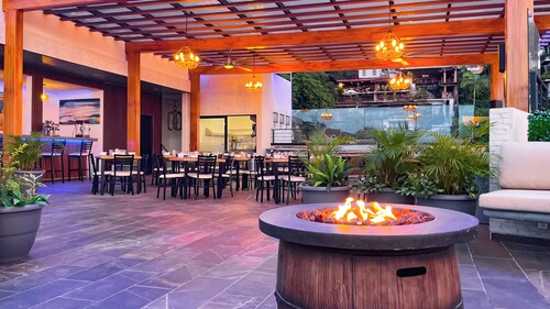 Romantic Zone, 5 star, private, 14 bed Boutique Hostal with breakfast included 