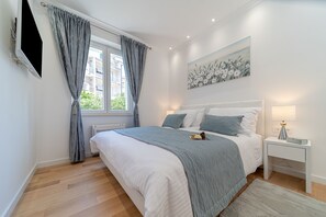 3 camere, una scrivania, ferro/asse da stiro, Wi-Fi