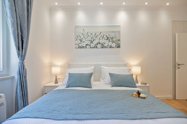 3 habitaciones, escritorio, tabla de planchar con plancha y wifi