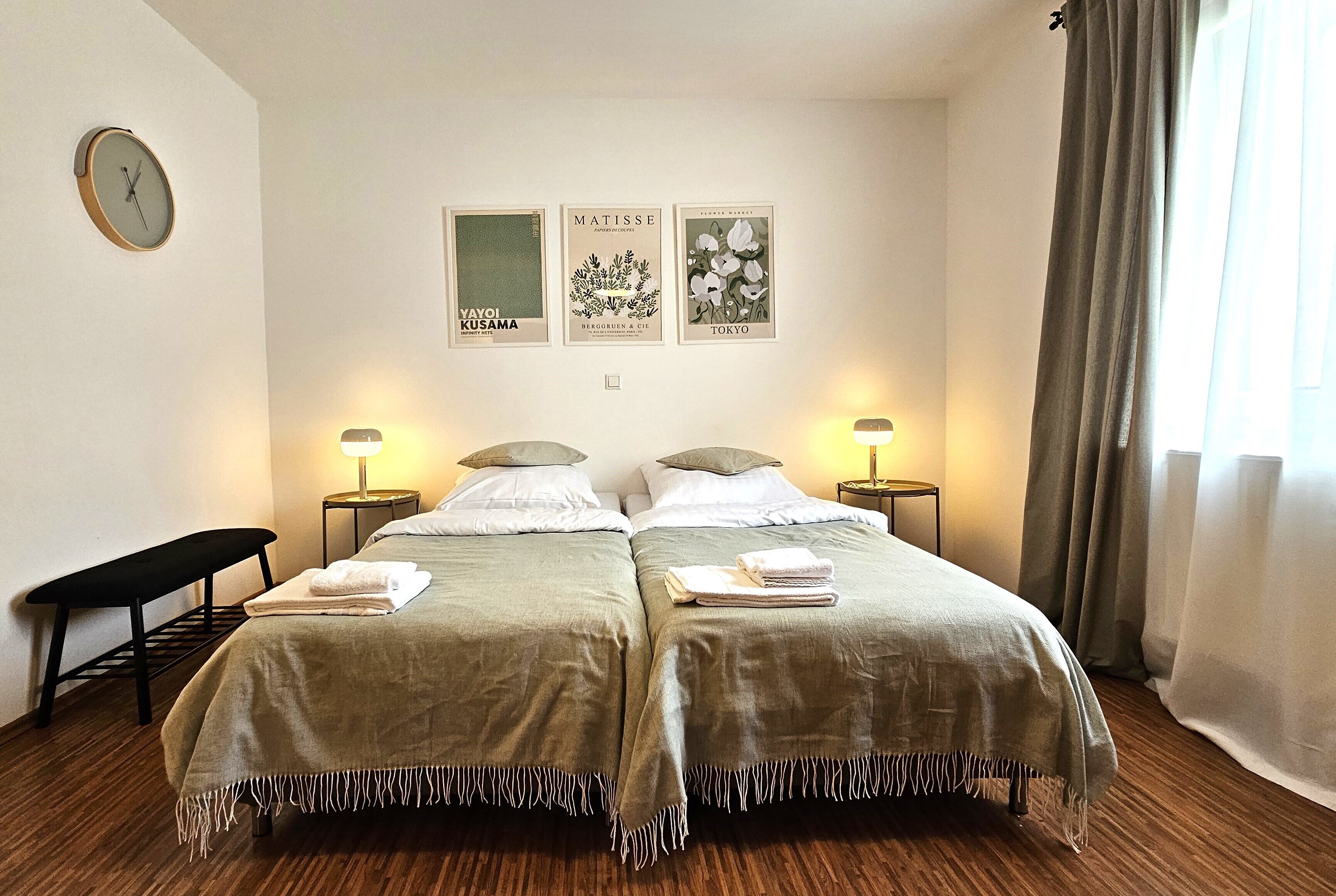 Basic Room | In-room safe, desk, free WiFi