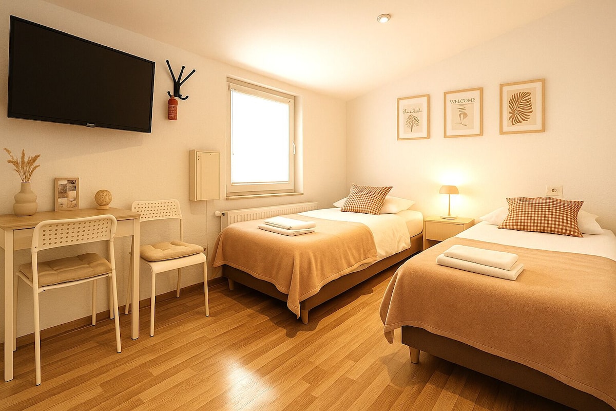 Rom – basic, ikke-røyk | Safe på rommet, skrivebord og wi-fi (inkludert)