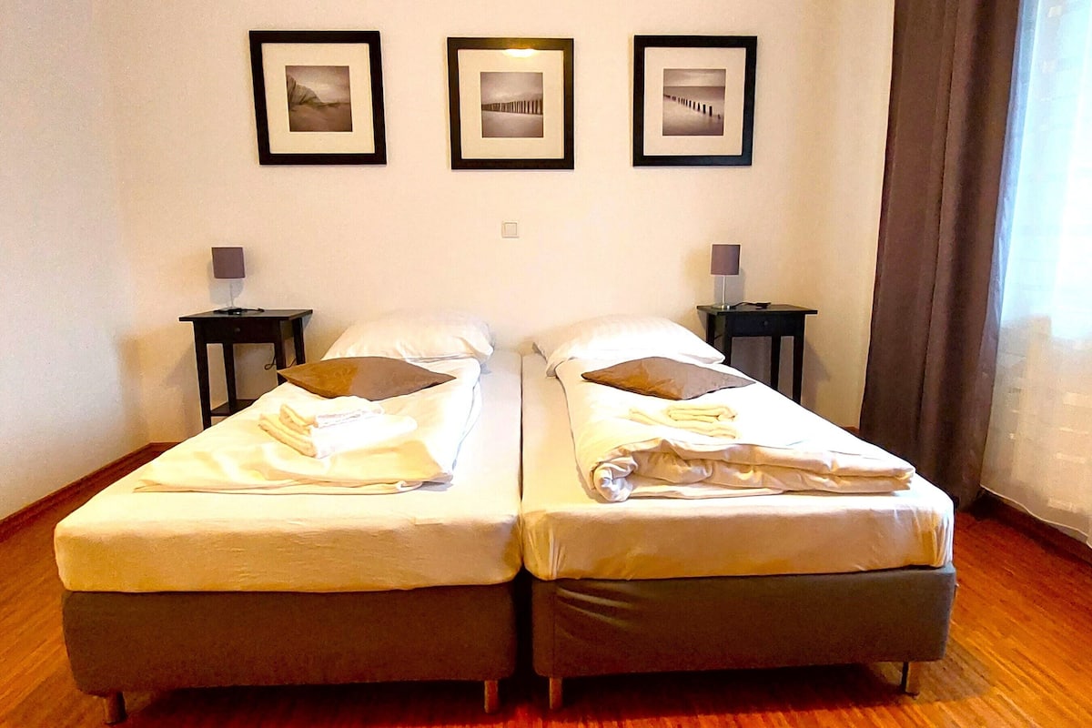 Basic Room | In-room safe, desk, free WiFi
