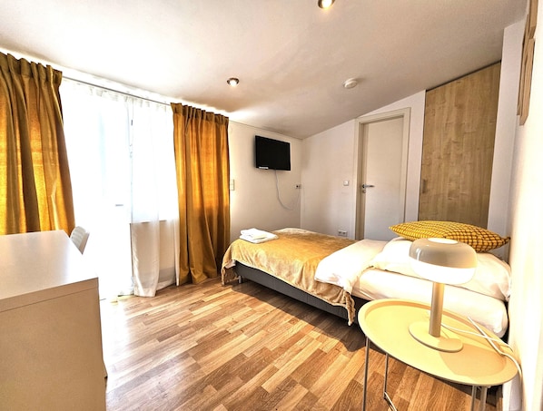 Coffres-forts dans les chambres, bureau, Wi-Fi gratuit