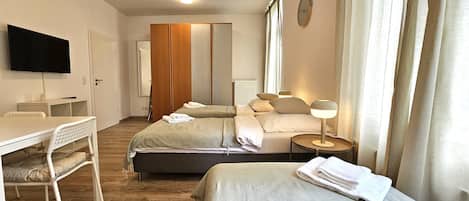 Comfort-Studio, Blick auf den Innenhof | Zimmersafe, Schreibtisch, kostenloses WLAN