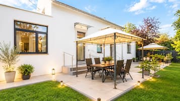 Comfort Studio, Courtyard View | Terrace/patio