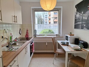 Microwave, stovetop, coffee/tea maker, electric kettle - Fewo Berg-domizil Bad Harzburg mt Eigenem Kellerraum für Fahrräder Oder Skier (Bad Harzburg)