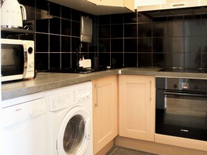 Køleskab, mikrobølgeovn, ovn, opvaskemaskine