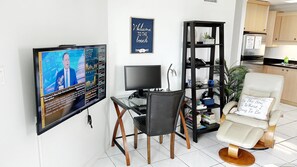 Interior - Cayman Reef Resort 34 - Stingray Stay (Seven Mile Beach)