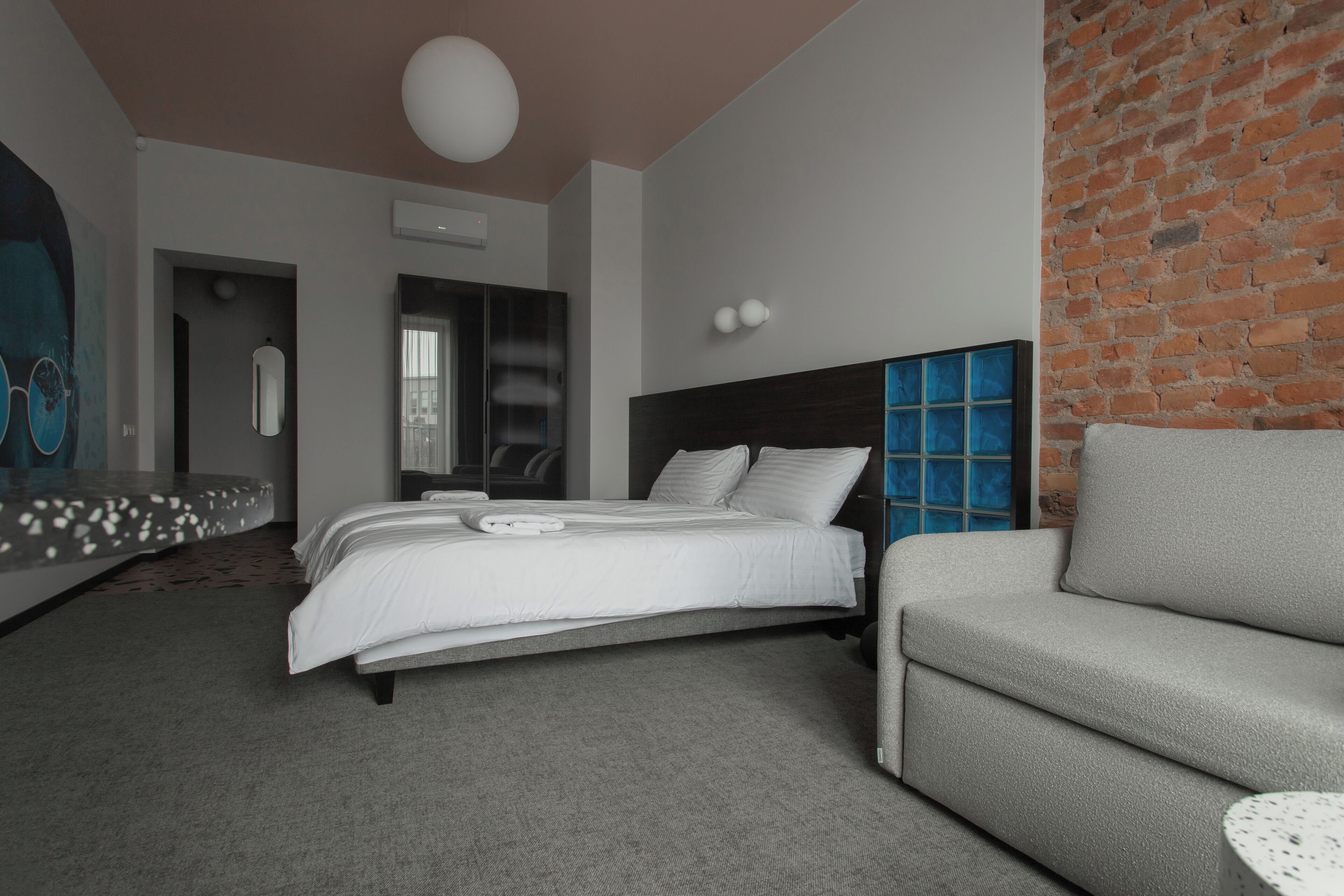 Apartamento exclusivo, vistas a la ciudad | Cortinas opacas, tabla de planchar con plancha, wifi gratis
