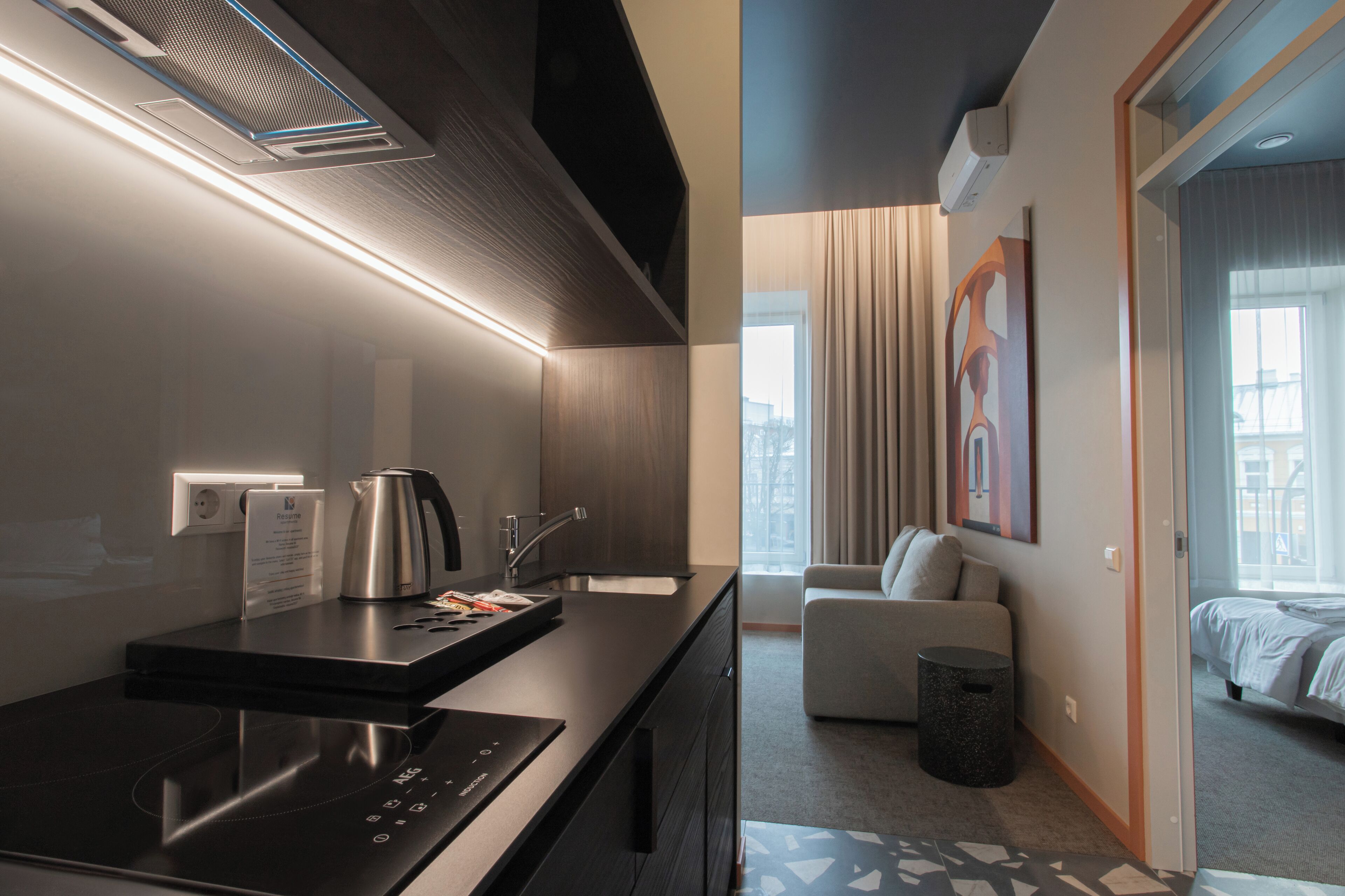 Family Apartment | Private kitchen | Fridge, microwave, stovetop, cookware/dishes/utensils