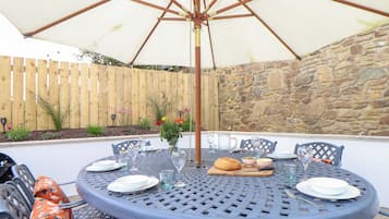 تناول الطعام بالخارج