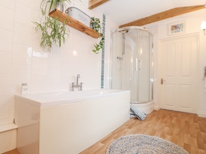 Shower - Riviere Barton (Hayle)