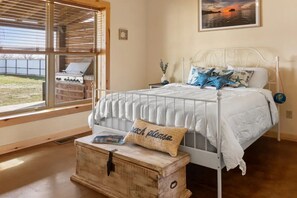 6 bedrooms, iron/ironing board, travel cot, free WiFi