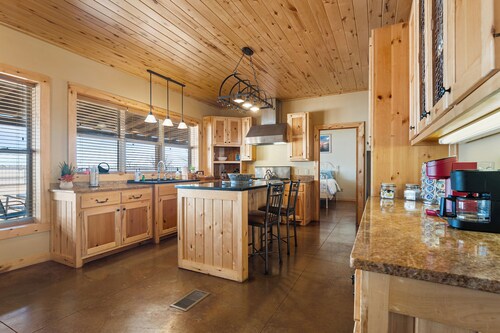 Big Country Rustic Retreat 16 +