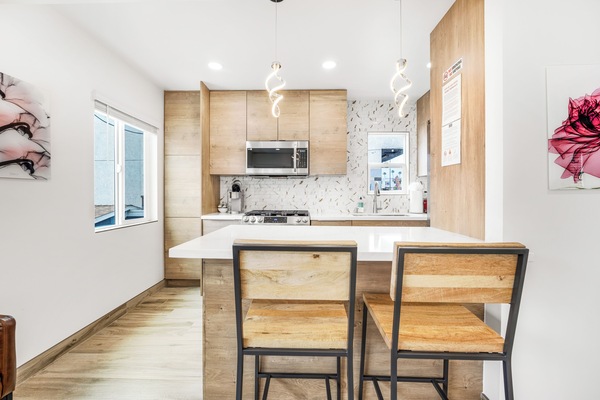 Frigorífic, microones, forn i placa de cuina