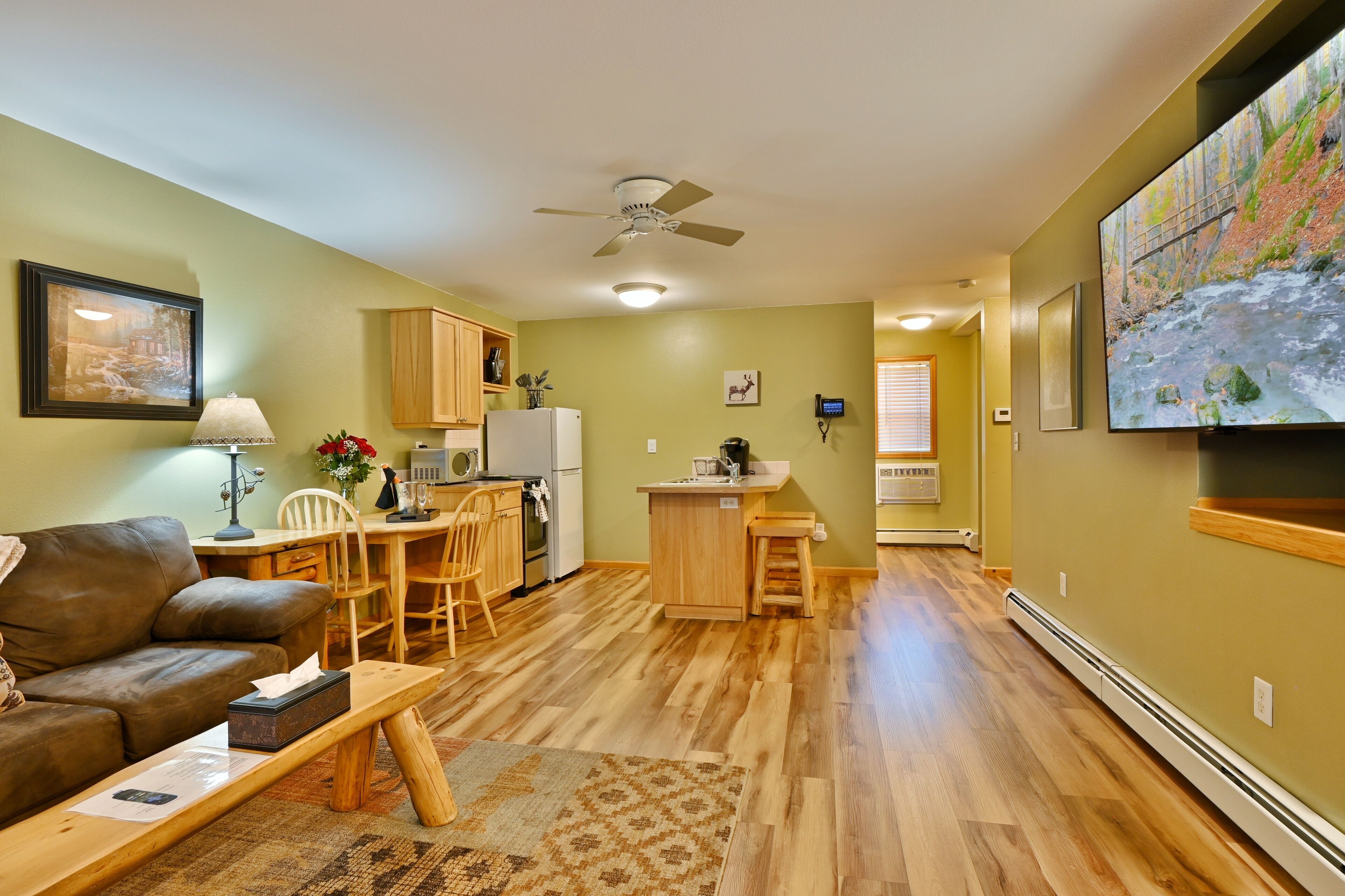 Lägenhet Signature - bubbelbad - utsikt mot floden | Individuell inredning, unika möbler och mörkläggningsgardiner