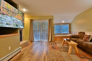 Leilighet – signature, massasjebadekar, elveutsikt | Individuelt dekorert, individuelt innredet og blendingsgardiner