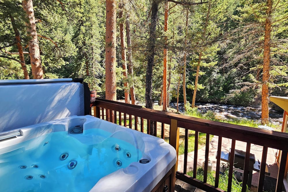 Stonebrook Resort - Adults Only