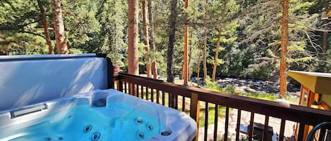 Studio Suite Deluks, hot tub | Pemandangan perairan