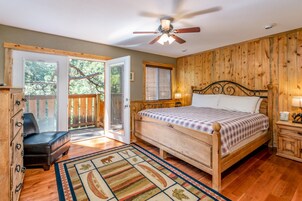 Cottage #15A | Premium bedding, pillowtop beds, individually decorated