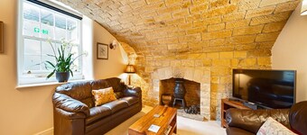 The Old Wine Cellar - 4 bedroom property