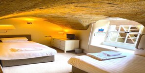 4 habitaciones, tabla de planchar con plancha y wifi gratis 