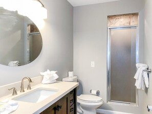 Townhome, 1 Queen Bed with Sofa bed (5218 Beach Dr B ) | Bathroom - 5218 Beach Dr B (Panama City Beach)
