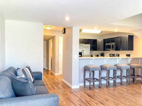 Townhome, 1 Queen Bed with Sofa bed (5218 Beach Dr B ) | Living area. 5218 Beach Dr B