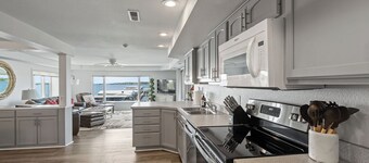 Spacious North Shore 2 bedroom Lake Condo with a Dock! 