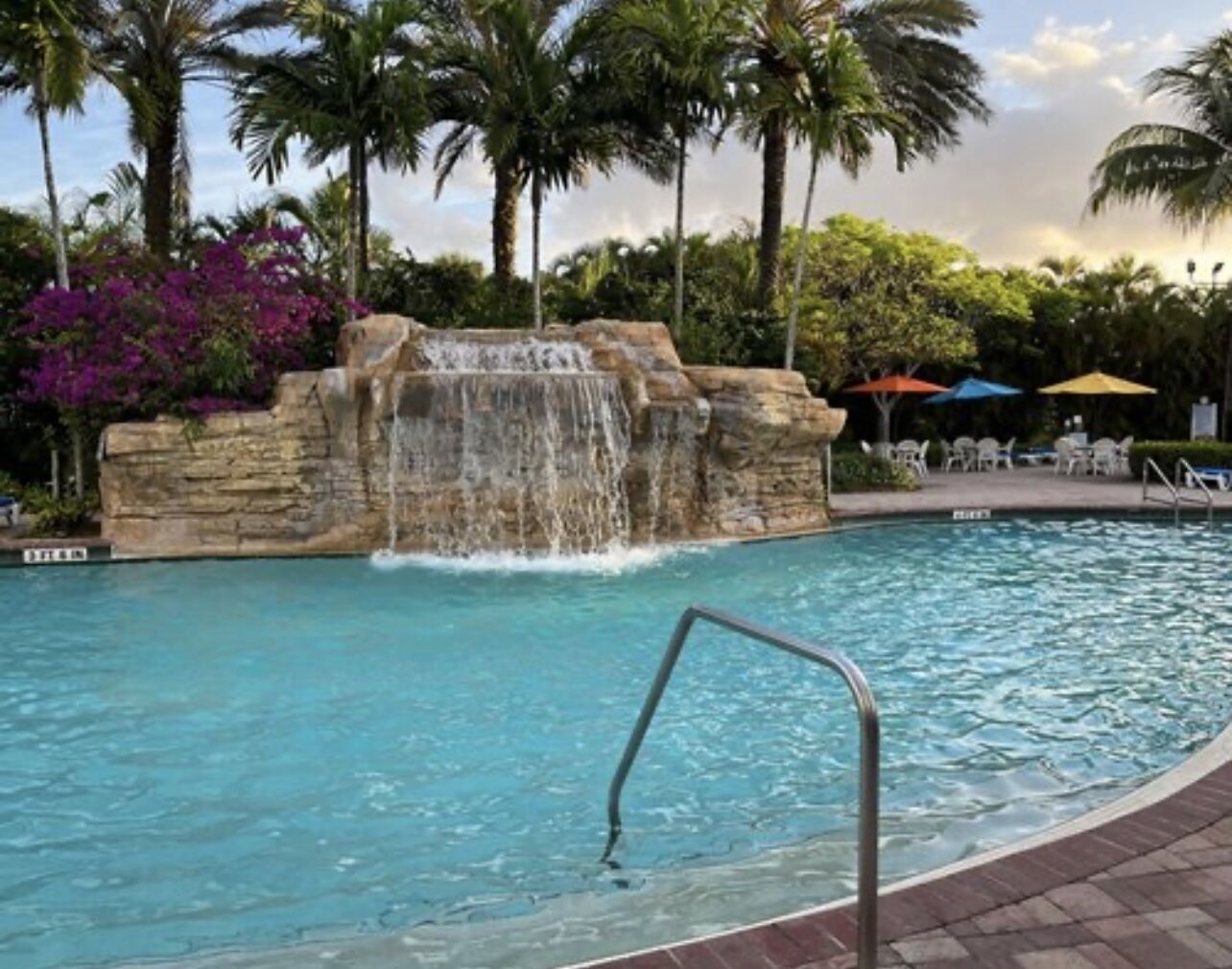 Weston offers an upscale community that thrives on golf, tennis, and spas. 