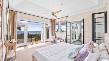 House, Multiple Beds (Front Beach Oasis)