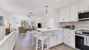 Fridge, microwave, oven, stovetop - Treetop Cottage - super cute beach tree with great privacy and walk to beach (Englewood)