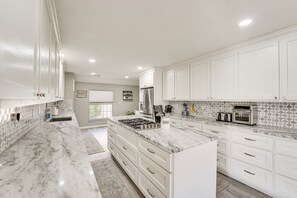 Fridge, microwave, stovetop, dishwasher - Home Gym, Office + Dock! Seguin Riverfront Retreat (Seguin)