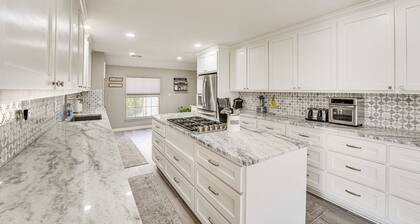 Home Gym, Office + Dock! Seguin Riverfront Retreat