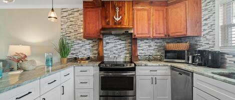 Condo, Multiple Beds (7904 Surf Dr #7) | Private kitchen
