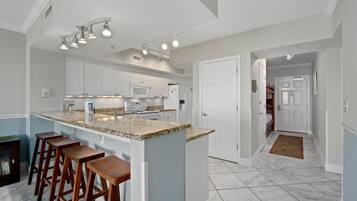 Condo, Multiple Beds (Emerald Beach 2325) | Private kitchen | Oven, stovetop, dishwasher, toaster