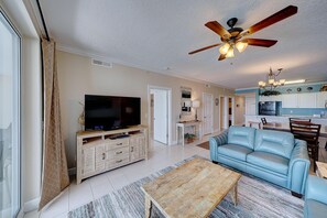 Apartment, Mehrere Betten (Ocean Villa 1104) | Wohnbereich | Fernseher